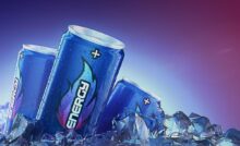 Diverse lattine di energy drink