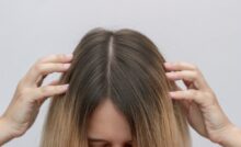 Capelli biondi con radici scure