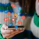 Avvisi dai social network compaiono sul telefono