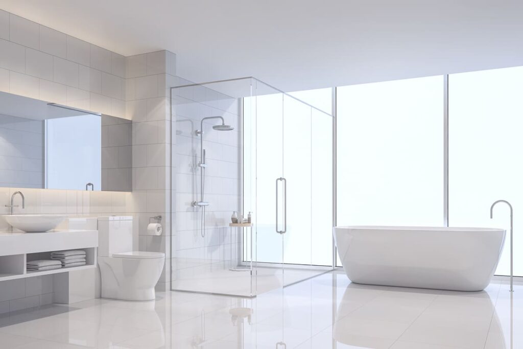 Ambiente bagno dotato sia di doccia che di vasca.