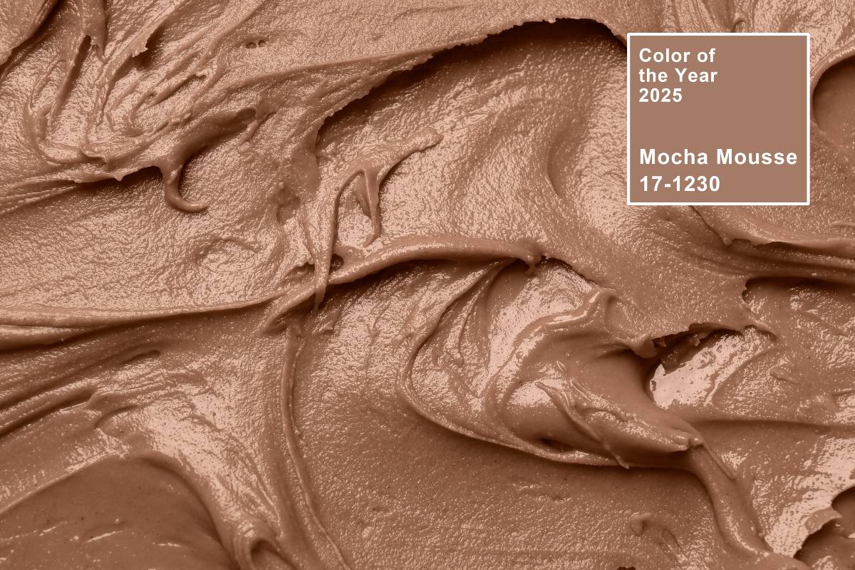 Mocha Mousse, sfumatura eletta da Pantone per il 2025.