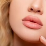 Particolare delle labbra di un soggetto femminile