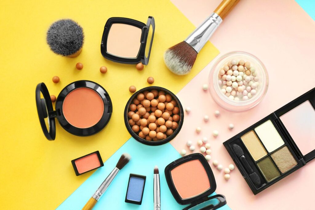 Ciprie colorate e prodotti per il make-up