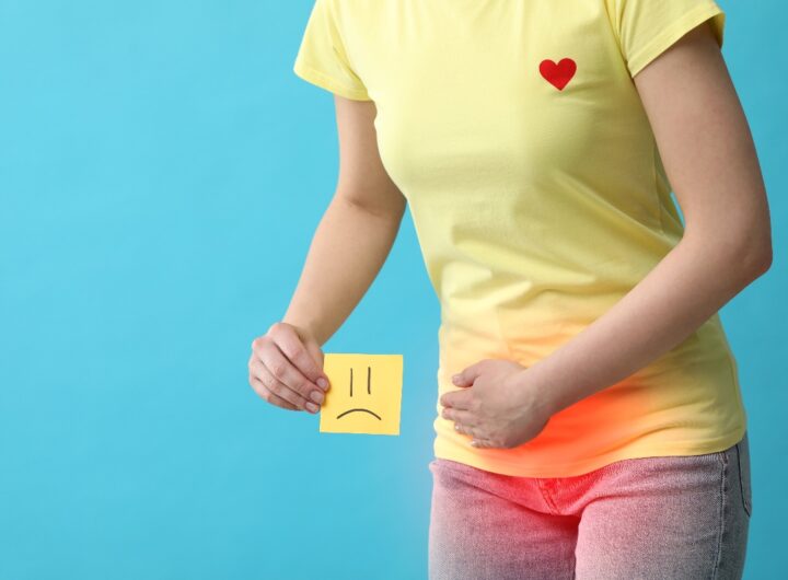 Donna con sintomi di infezione alle vie urinarie