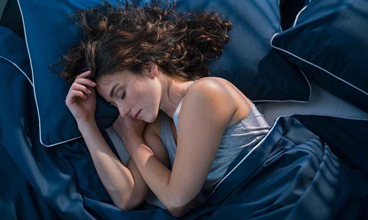 Cos'è e come funziona la dieta del sonno